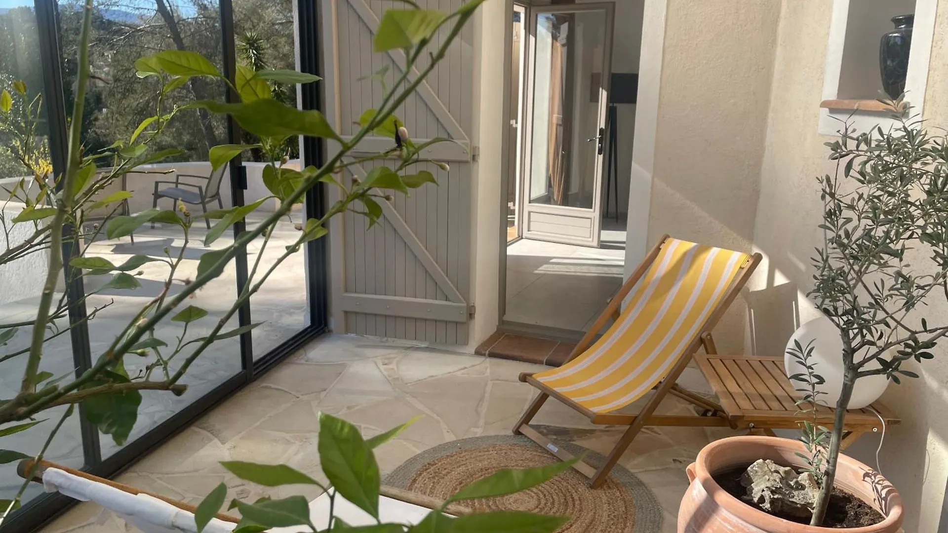 La Villa Des Carriers- Maison Avec Piscine Proche Mer Roquefort-les-Pins 0*,  Frankreich
