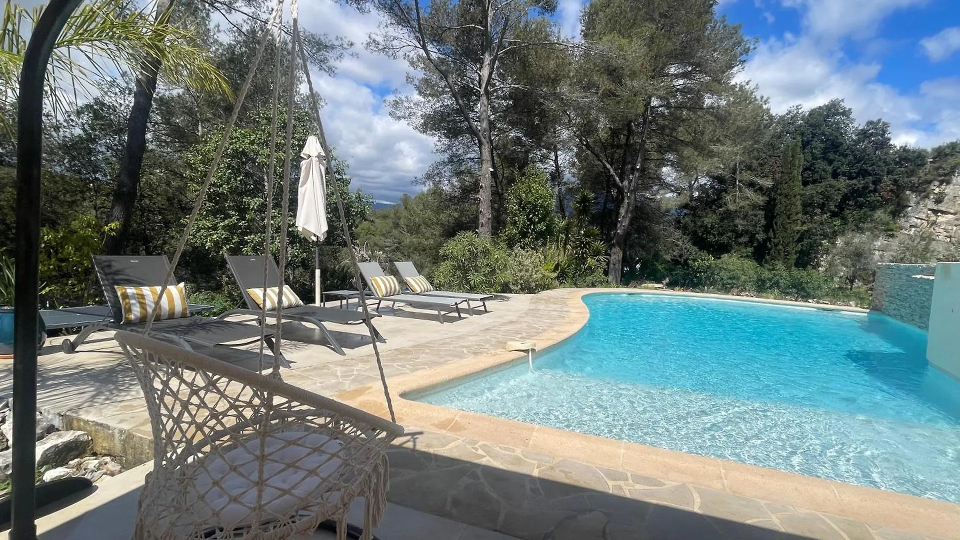 La Villa Des Carriers- Maison Avec Piscine Proche Mer Roquefort-les-Pins 0*,